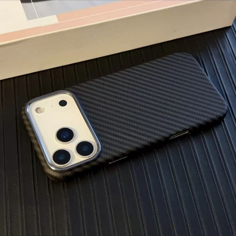 Lightweight and Textured Drop-resistant Phone Case For iPhone